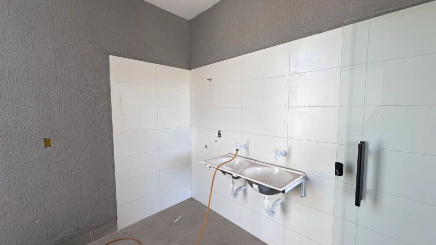 Casa Veiga Jardim Casa de Rua com 2 Quarto(s) e 2 banheiro(s) à Venda, 81.27 por R$ 414.750 no setor