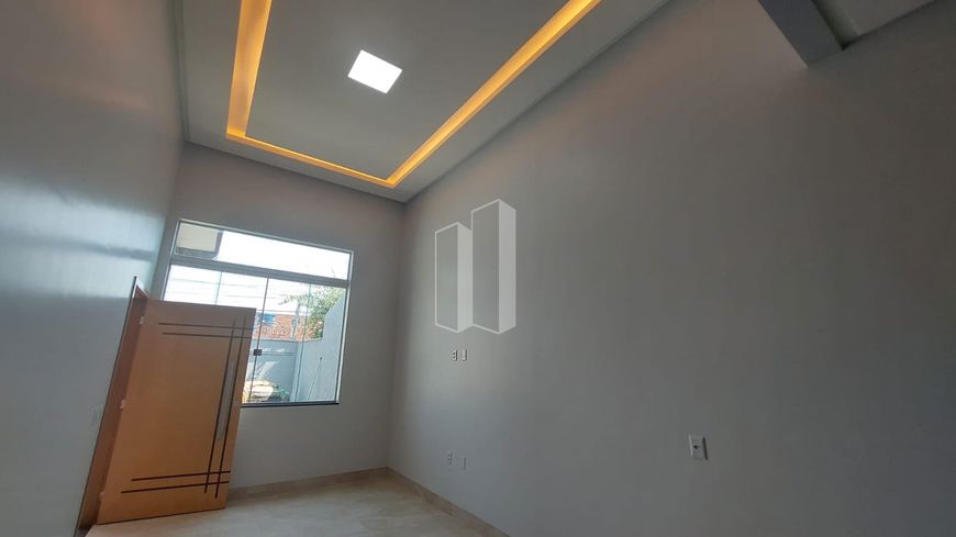 Casa de 3 dormitórios com suíte em Garavelo Residencial Park por R$450.000 - venda