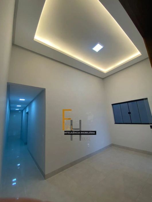 CASA NO SETOR CHACARA SÃO PEDRO I 3 QUARTOS I 1 SUITE I PÉ DIREITO DUPLO I 1 VAGA