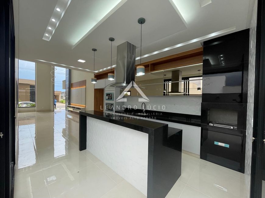 Casa à venda 3 Quartos, 3 Suites, 2 Vagas, 300M², Parqville Pinheiros, Aparecida de Goiânia - GO |
