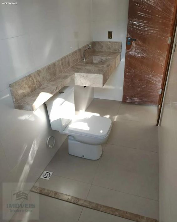 Casa para Venda em Aparecida de Goiânia, Cardoso Continuação, 3 dormitórios, 1 suíte, 2 banheiros, 3