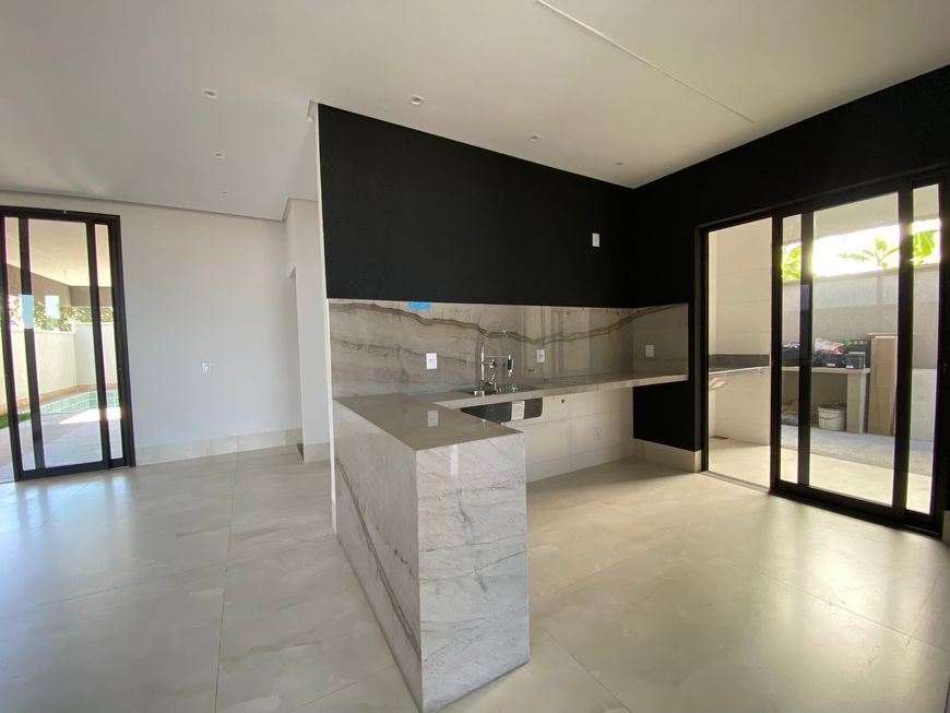 Casa de condomínio para venda com 3 suítes plenas no Parqville Jacaranda Aparecida de Goiânia