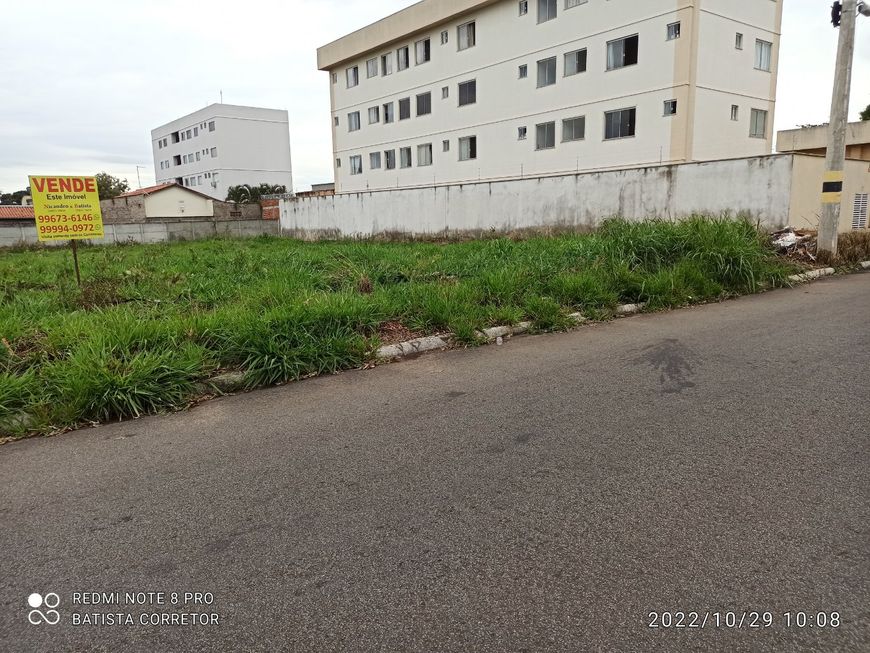 Lote/Terreno para venda possui 700 metros quadrados