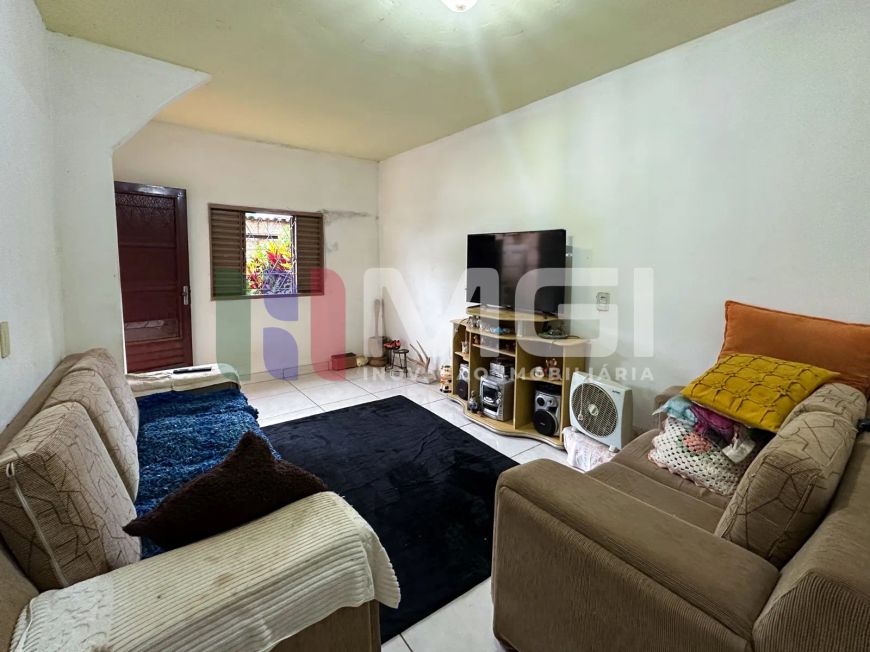 OPOTUNIDADE Sobrado 188m² com 5 QAURTOS SENDO 2 SUÍTES ATRÁS DO HMAP