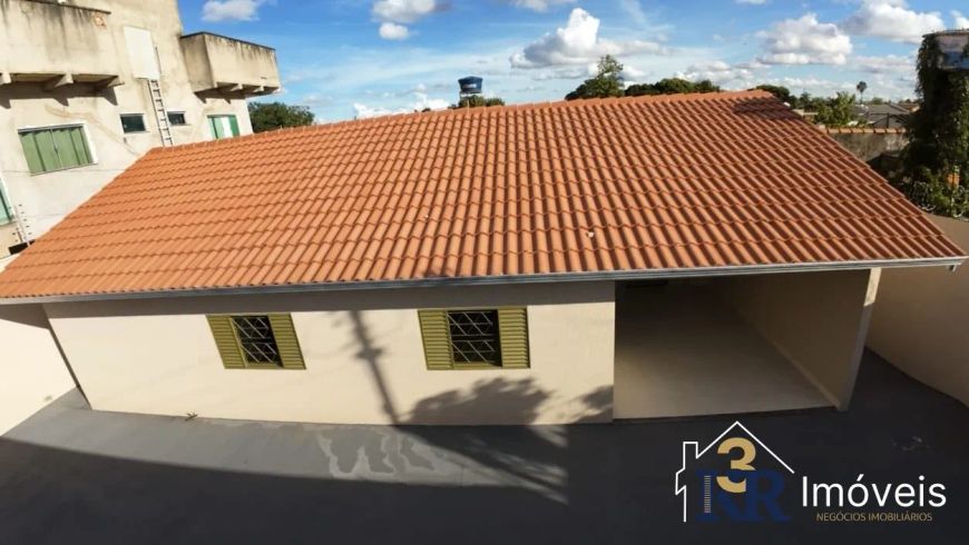 OTIMA CASA COM TERRENO DE 510 METROS, FOGÃO A LENHA, NA MELHOR LOCALIZAÇÃO DE APARECIDA.
