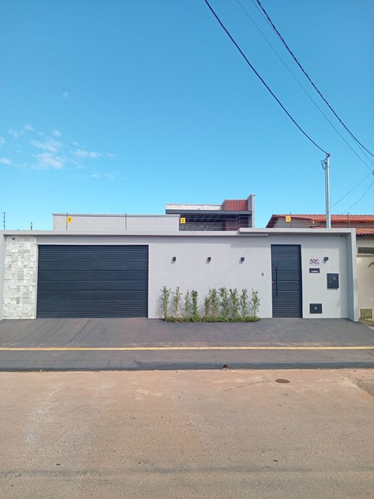 Imóvel para venda tem 220 metros quadrados com 3 quartos em Jardim Luz - Aparecida de Goiânia - GO