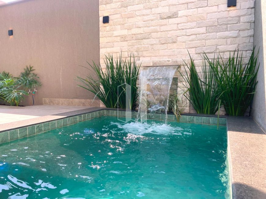 Luxuosa Casa Térrea com Piscina Aquecida no Parqville Jacarandá – R$ 1.490.000,00