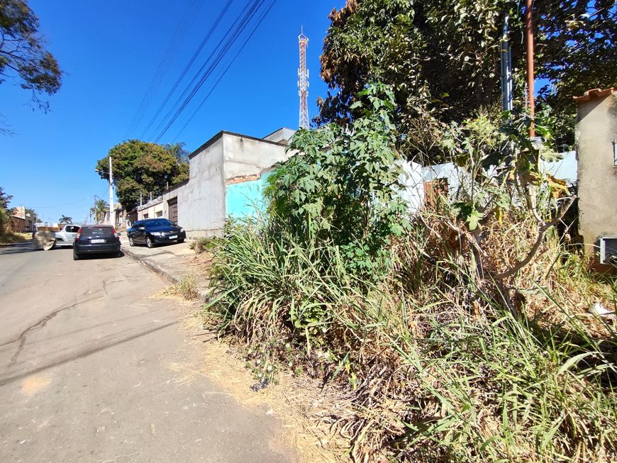 Lote em Aparecida de Goiânia Residencial Candido de Queiroz 360m²