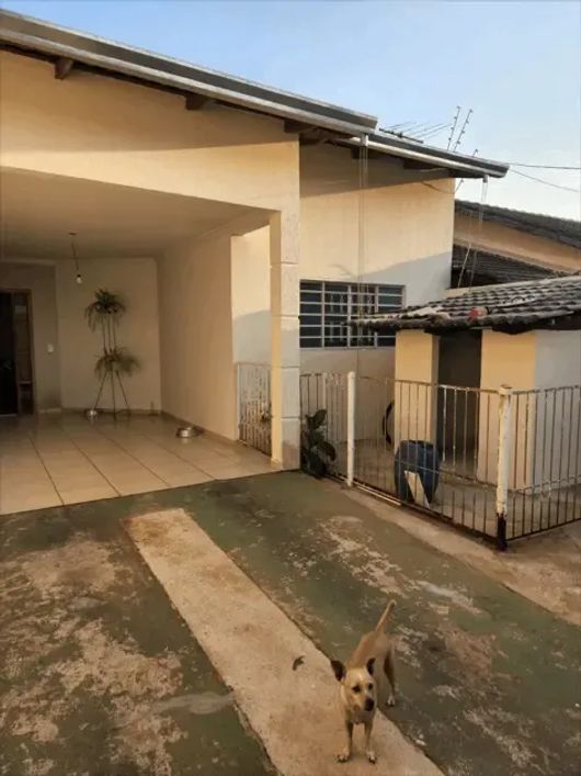 NO BAIRRO ILDA CASA 3 QUARTOS COM CHURRASQUEIRA E PROXIMO A UBS, ATACADÃO, COLÉGIO E CARTÓRIO codigo