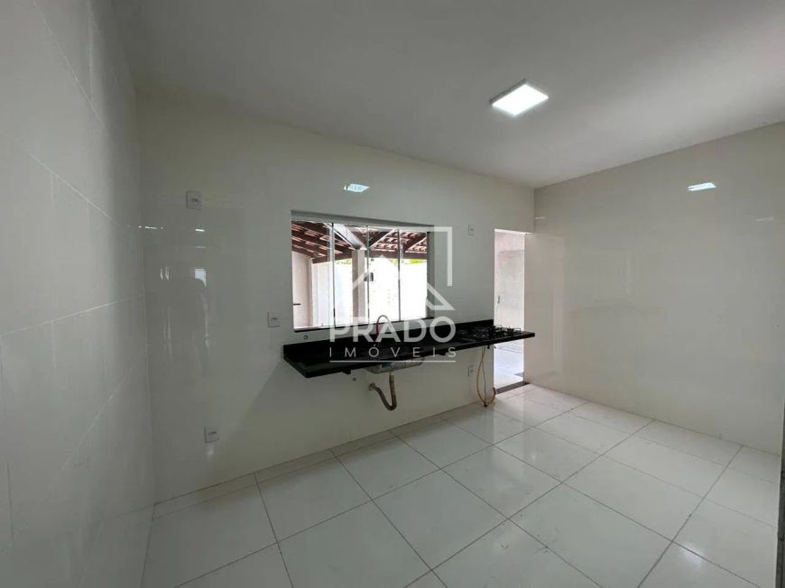Casa à venda com 3 quartos, Mansões Paraíso, Aparecida de Goiânia, Goiás