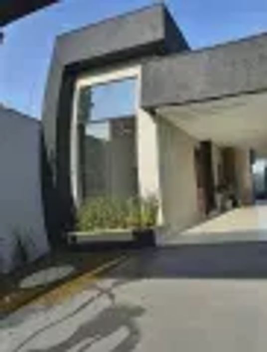 CASA NO PARQUE TRINDADE