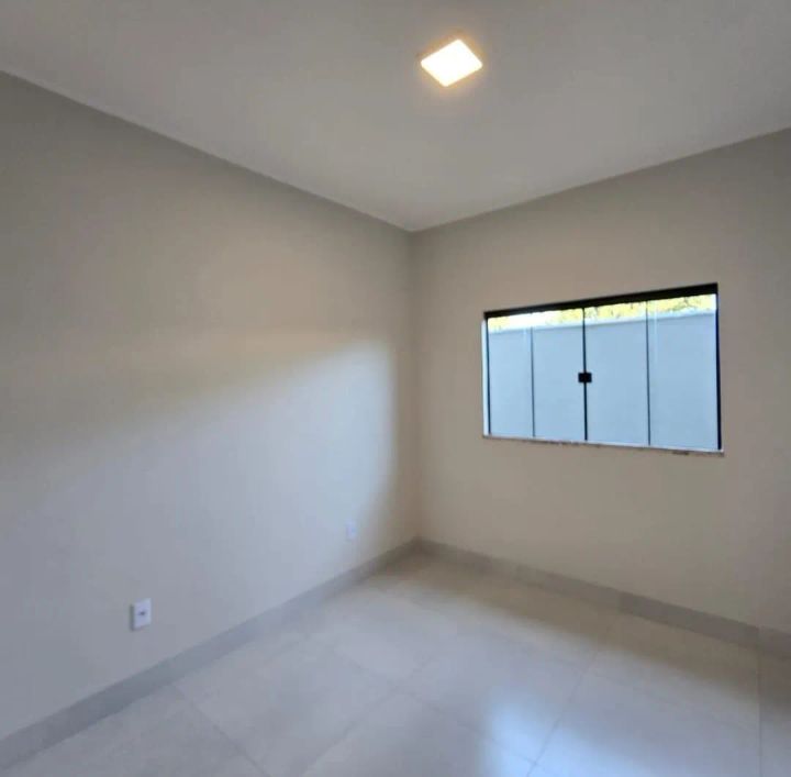 Casa para venda com 180m², 2 vagas em Aparecida de Goiânia