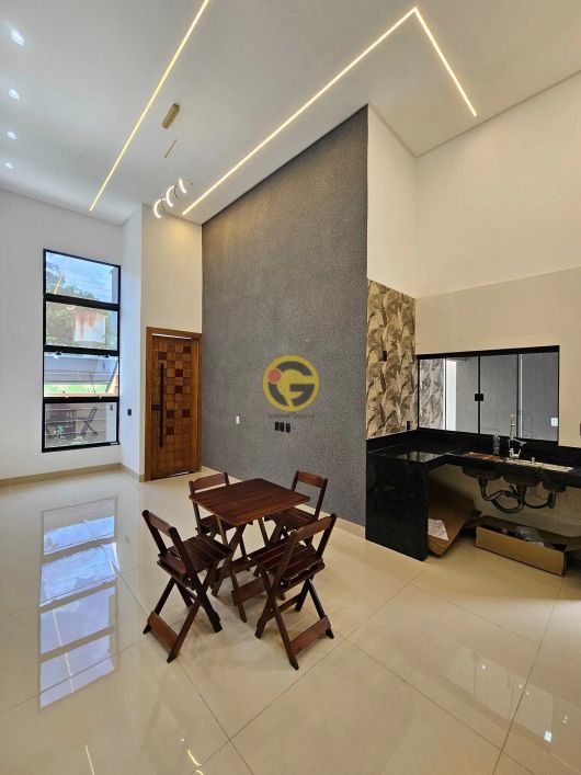 Casa à Venda no Veiga Jardim com hidromassagem