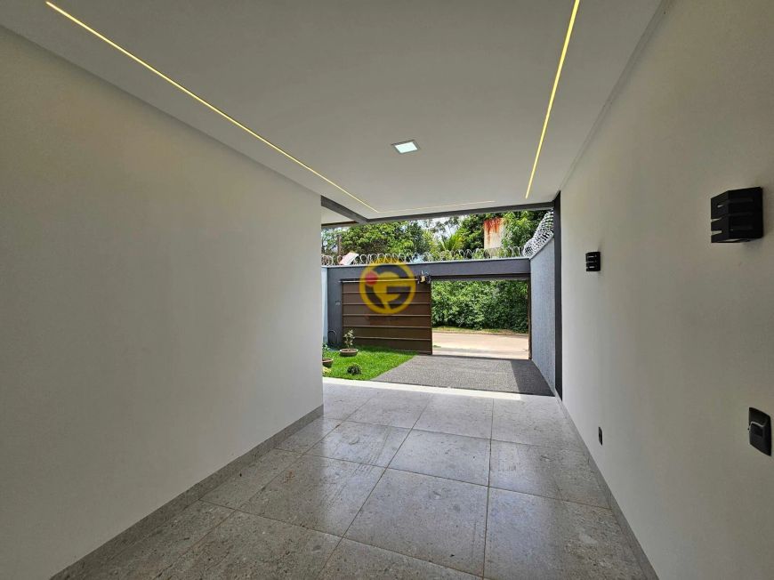 Casa à Venda no Veiga Jardim com hidromassagem