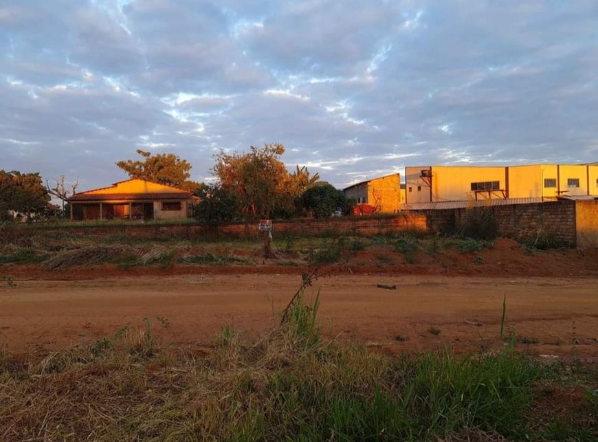Lote/Terreno para venda com 405 metros quadrados em Vila Oliveira - Aparecida de Goiânia - Goiás