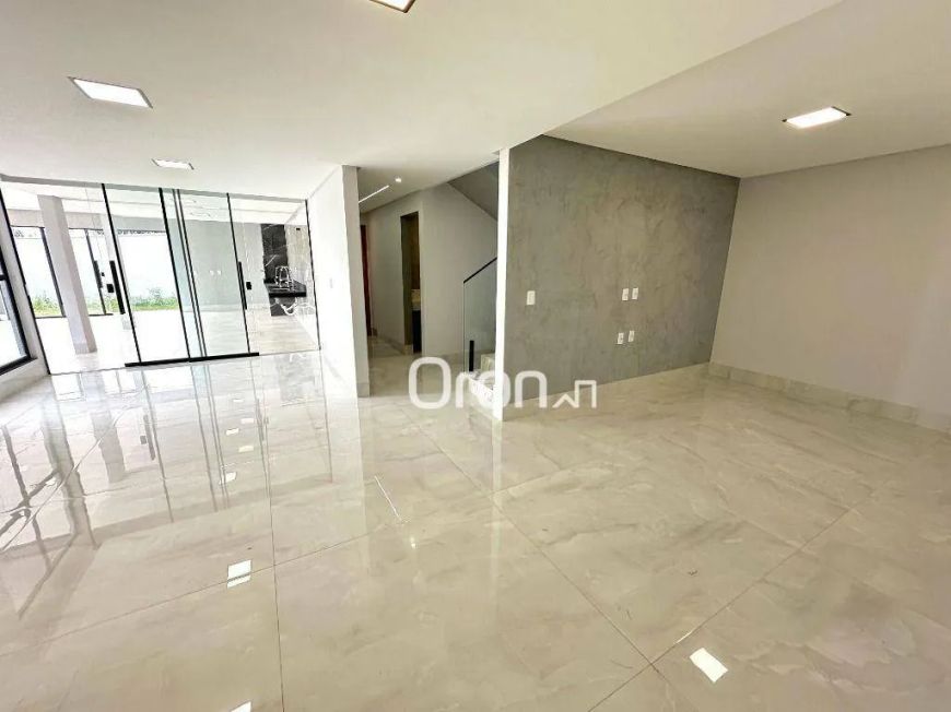 Sobrado com 4 dormitórios à venda, 301 m² por R$ 1.350.000,00 - Setor Garavelo - Aparecida de Goiâni