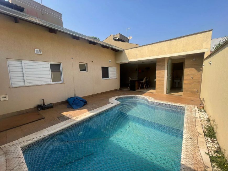 LINDA CASA 03 SUITES EM CONDOMINIO COM PISCINA E CHURRASQUEIRA