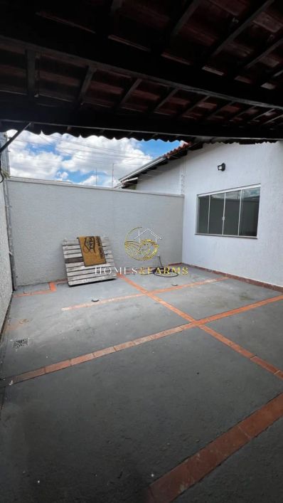 BELA CASA COM 3 QUARTOS E ÁREA GOURMET NO MANSÕES PARAÍSO