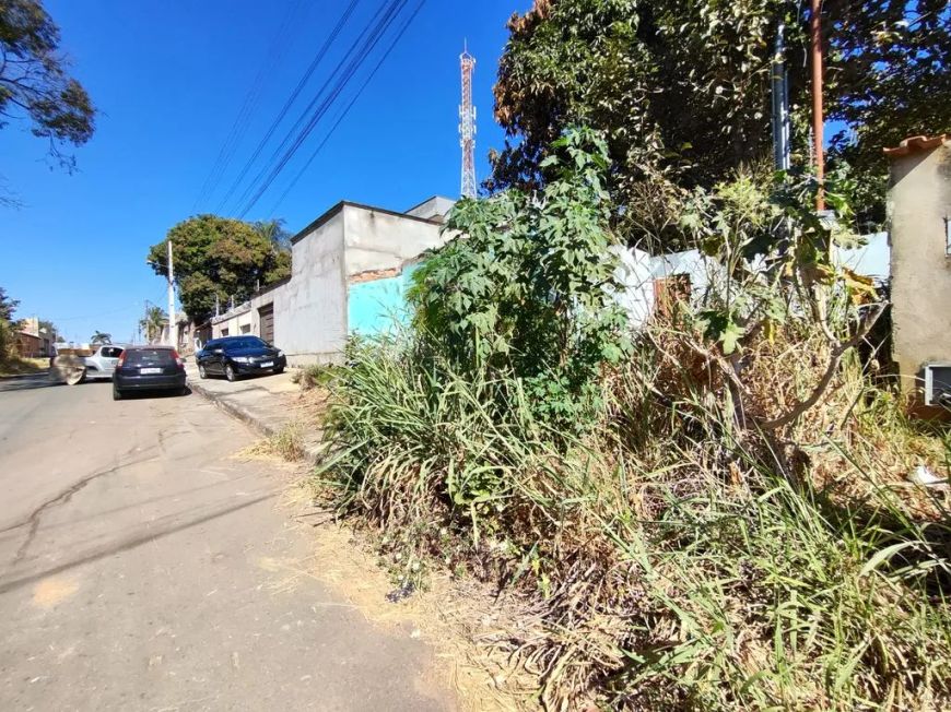 Lote à venda no Residencial Candido de Queiroz de 360,00 m²