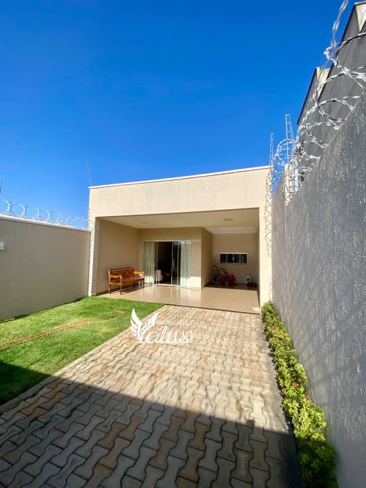 Casa com 120m², 3 quartos sendo 01 suíte, a 5 minutos do Buriti Shopping em Aparecida de Goiânia