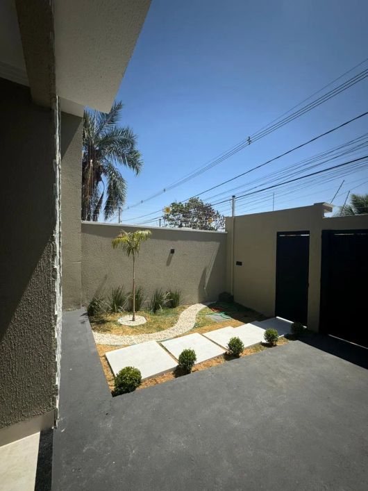 Casa 3 Suites Alto Padrão com piscina Bairro Ilda