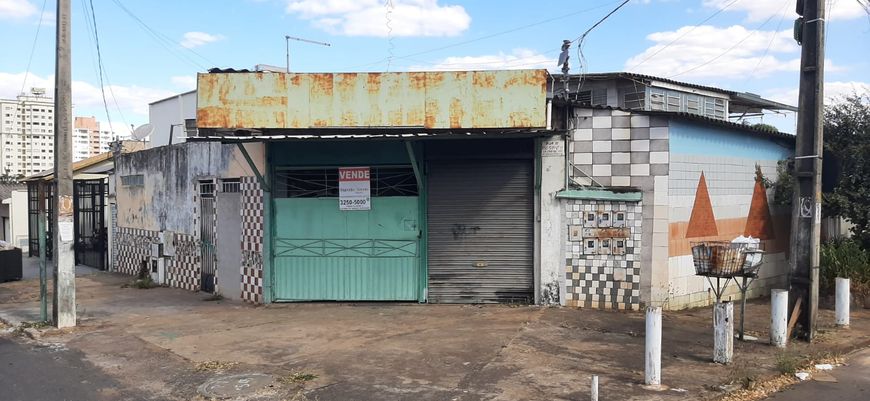 LOTE COMERCIAL C/ BARRACÕES