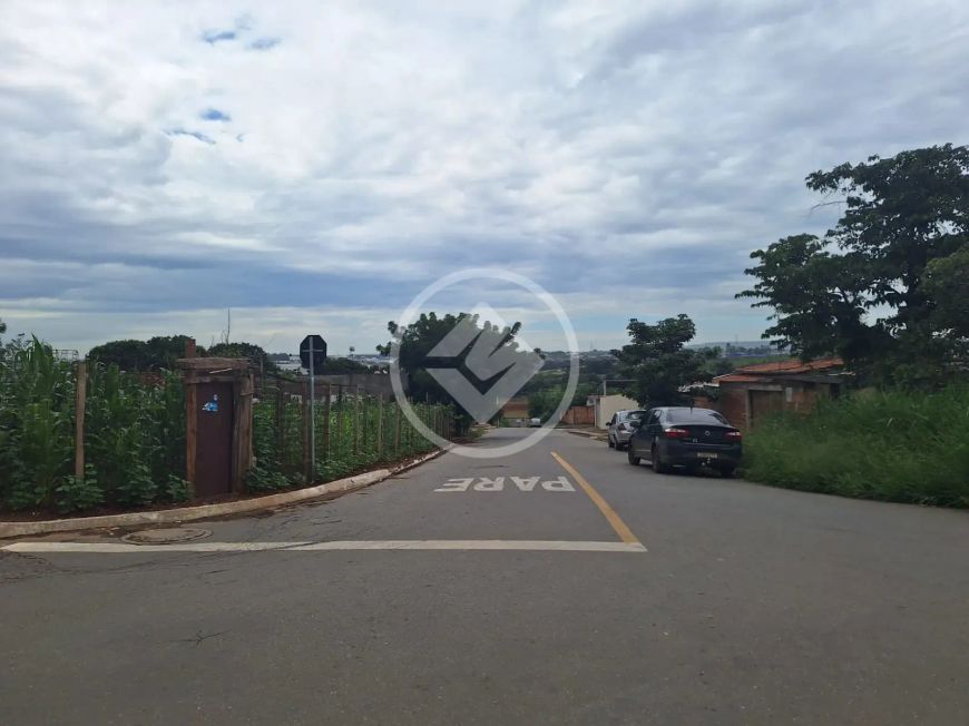 Excelente Lote de Esquina!!! Residencial Candido de Queiroz!!! codigo: 101091