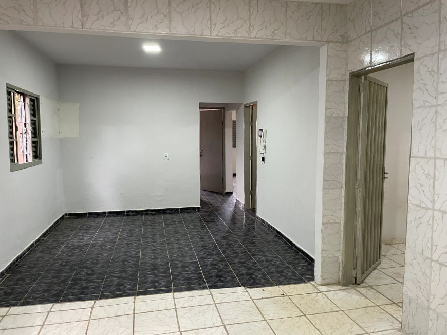 Casa com 4 quartos lote de 360m2 com piscina proximo do Bretas