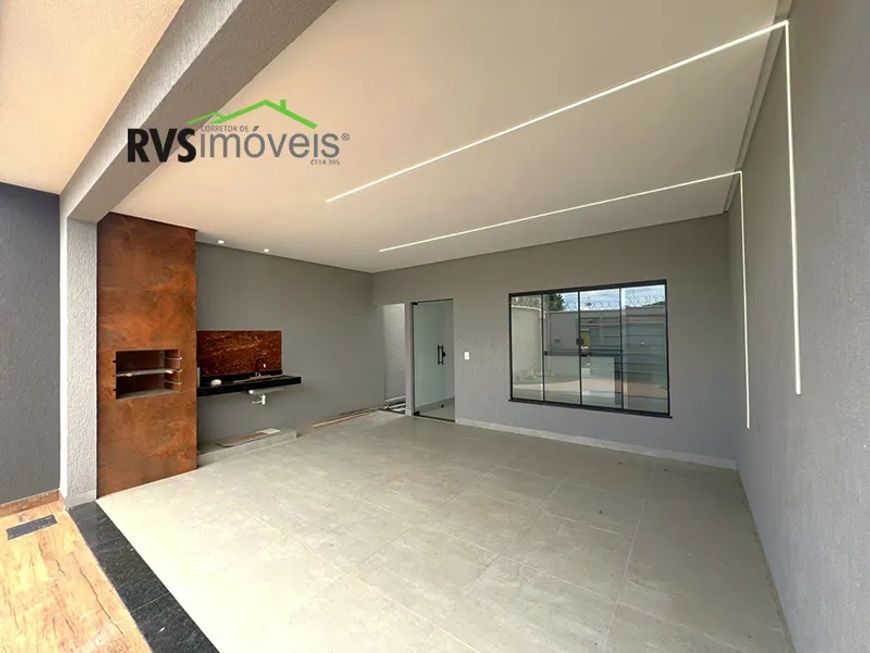 Casa a venda com 3 quartos no Veiga Jardim ao lado da Vila Oliveira. Amplo quintal