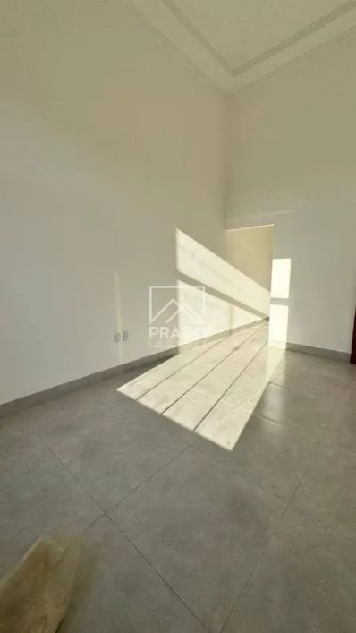 Casa à venda com 3 quartos, Setor Colonial Sul, Aparecida de Goiânia, Goiás