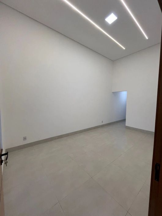 Casa de 3/4 com 1 suíte, no Bairro Sitio Santa Luzia - Aparecida de Goiânia