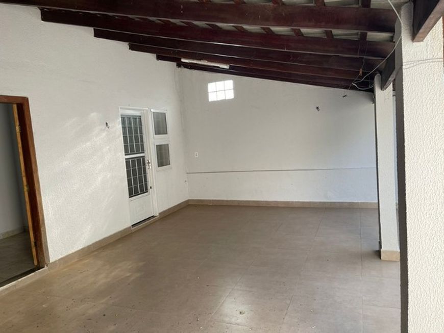 Casa 3/4 com uma suite, venda com 142 metros quadrados com 3 quartos
