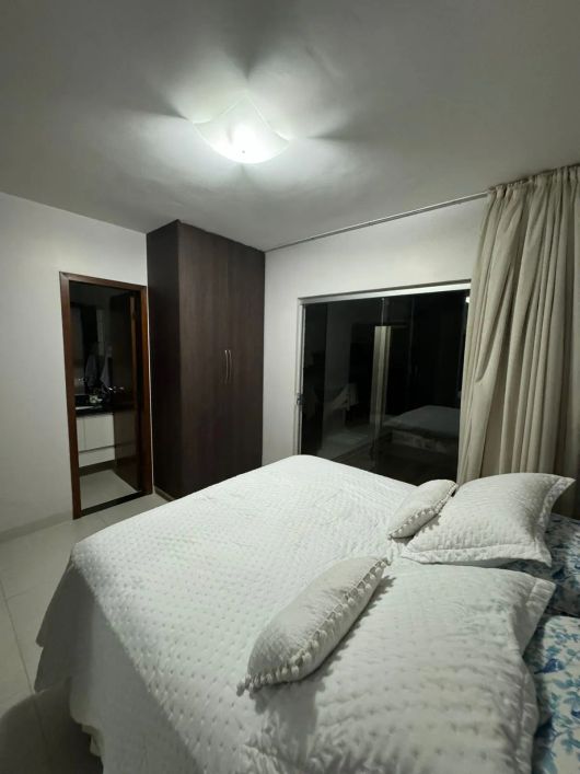 Casa de 3 Quartos condomínio fechado próximo do shopping flamboyant
