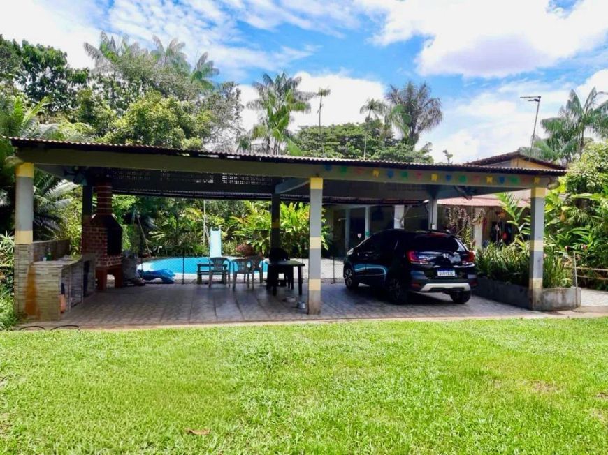 Chacara com 3 suítes, piscina, churrasqueira e campo em Marituba