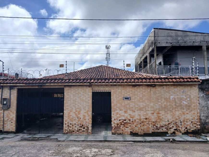 Imóvel para venda possui 80 metros quadrados com 3 quartos em Centro - Ananindeua - PA