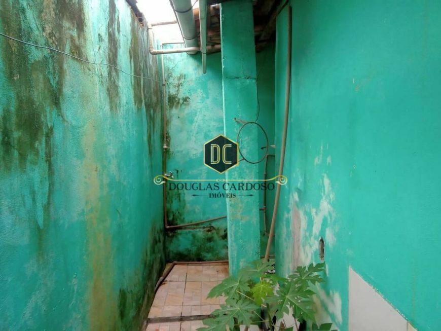 VENDO CASA 2 PAVIMENTOS PRÓXIMO A AVENIDA TRÊS CORAÇÕES NA CIDADE NOVA