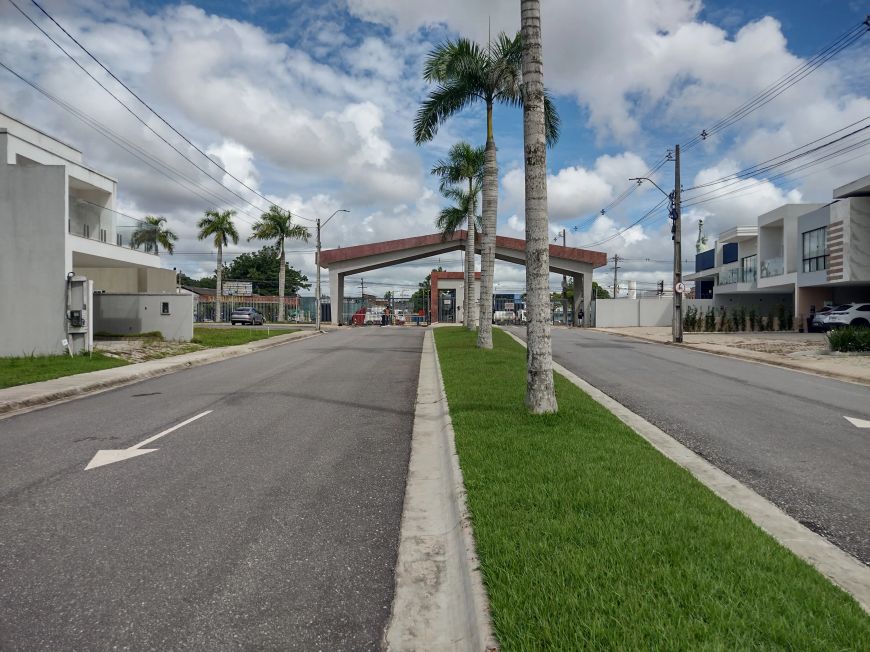 Sobrado para venda com 220 metros quadrados com 4 quartos em Águas Brancas - Ananindeua - PA