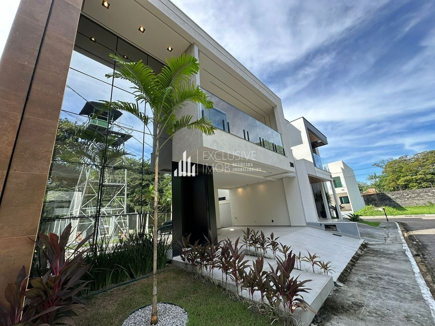 Casa De Alto Padrão no Cond. Arbre com 220m², 4/4 Sendo 1 Suíte