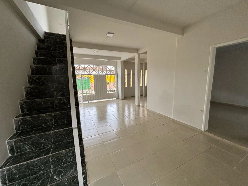 Vendo casa na Cidade Nova 6, com 4 suítes, sala ampla, cozinha funcional, quintal C/ área de serviço