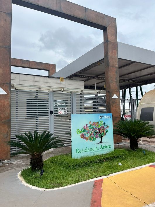 Vendo Linda Casa com 3/4, Piscina, no Cond. Arbre - Pode financiar