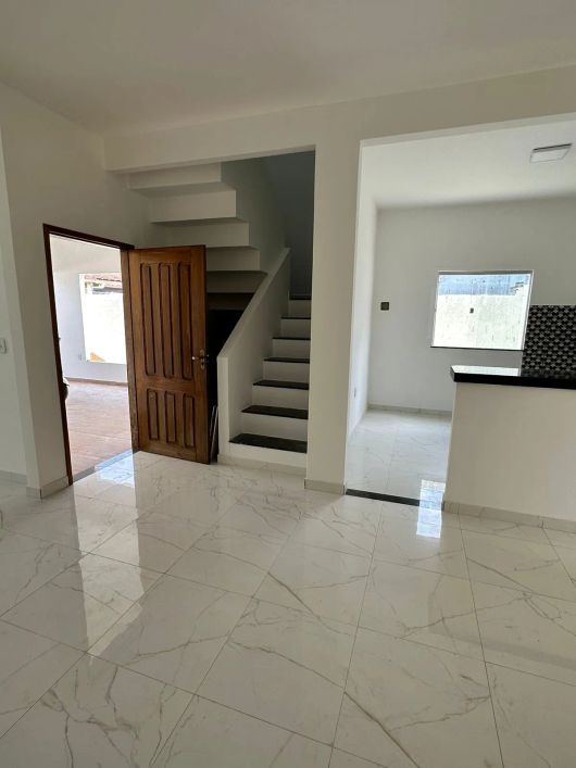 Casa para venda possui 210 metros quadrados com 3 quartos em Águas Brancas - Ananindeua - PA