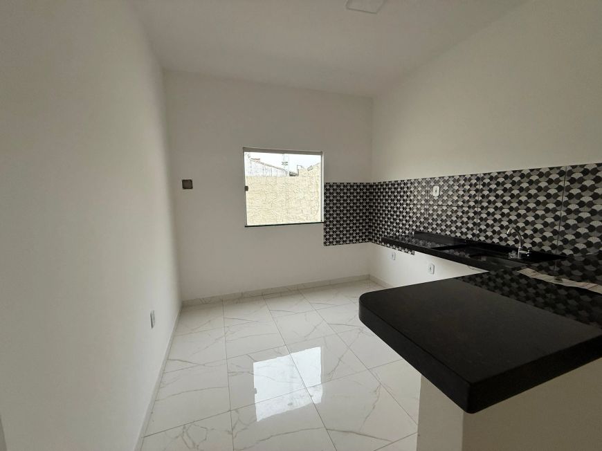 Vendo Casa no Condomínio Jardim Amazônia II - Casa com 3 Quartos, sendo 2 Suítes - Financia
