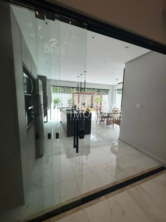 Imóvel para venda possui 180 metros quadrados com 1 quarto em Águas Brancas - Ananindeua - PA