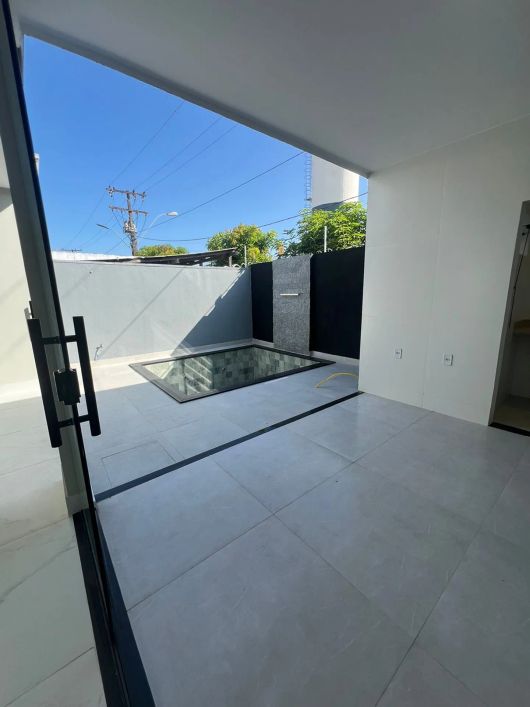 AGENDE SUA VISITA !!!! Casa com um projeto exclusivo .
