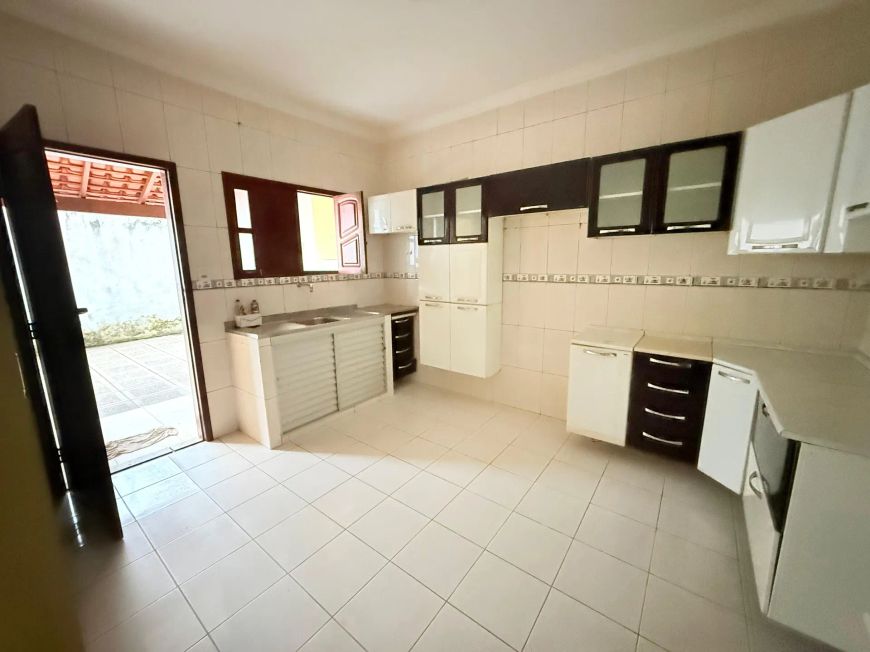 Vende casa no Condomínio Jardim Amazônia II R$ 450.000,00 (aceita financiamento)