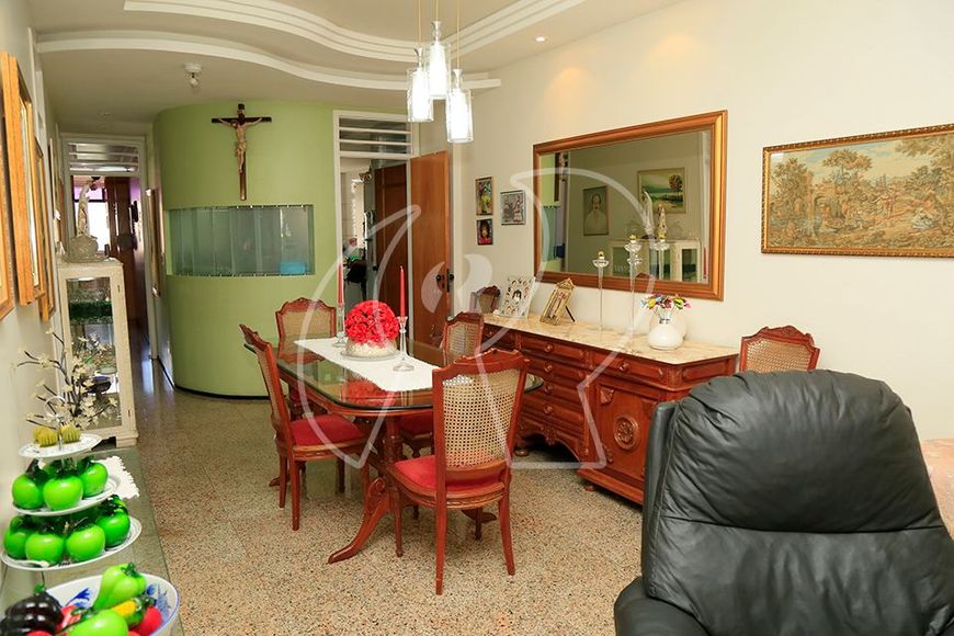 Excelente Apartamento na Aldeota com 4 suítes, ampla varanda, 4 vagas cobertas, 150 m²