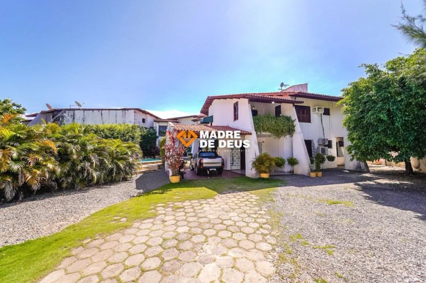 Casa solta com 450m² disponível no melhor do bairro Coité (Lagoa da Sapiranga)