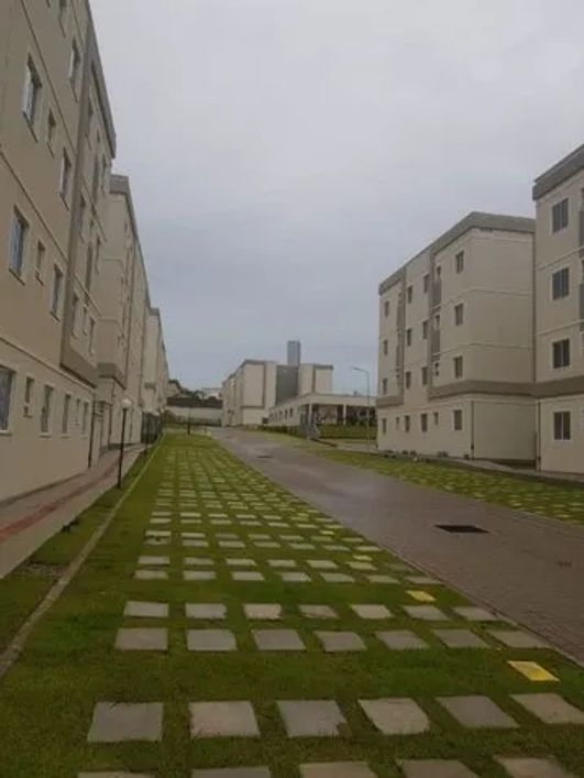 Apto a venda na Messejana com 02 quartos