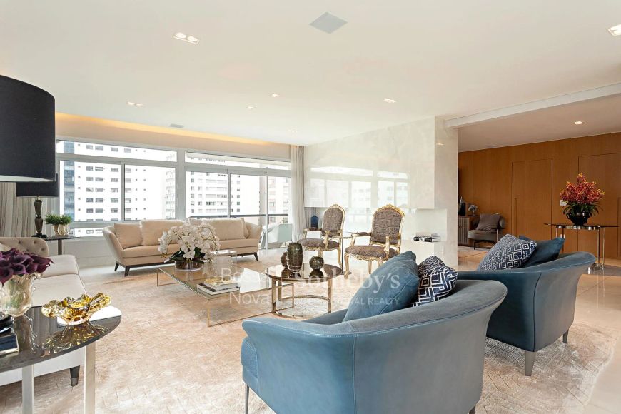 Apartamento amplo e iluminado em localização privilegiada