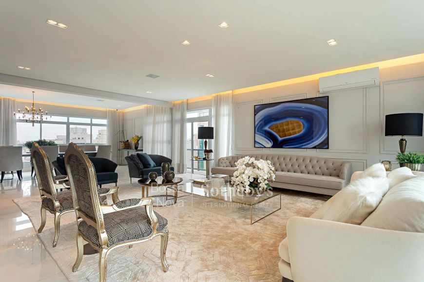 Apartamento amplo e iluminado em localização privilegiada